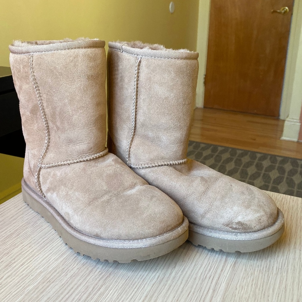 Ugg Classic Short II Boot | Shade: Sand | Size: 7